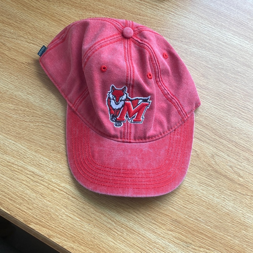 Marist college hat never worn